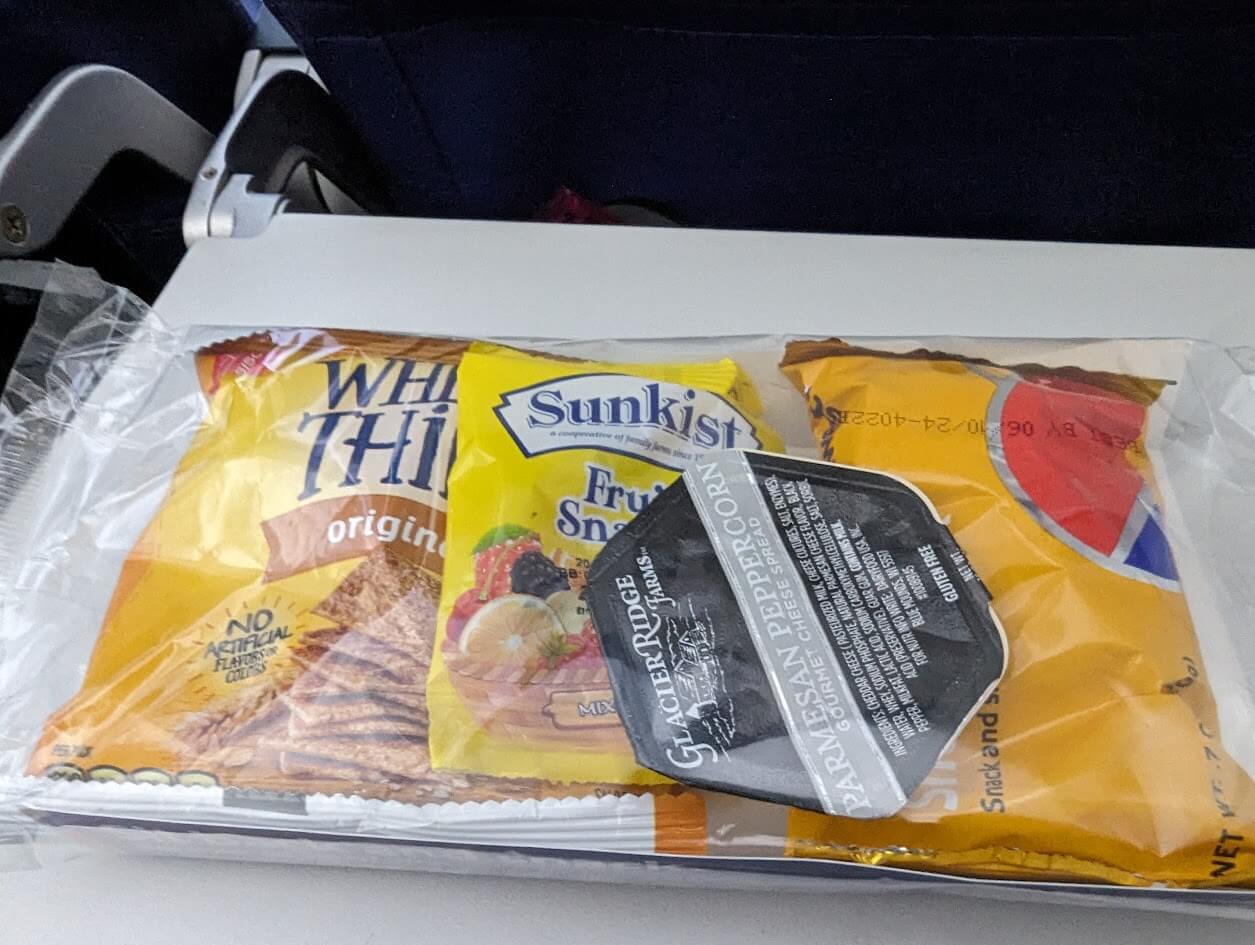 Snacks offered on the flight to Hawaii