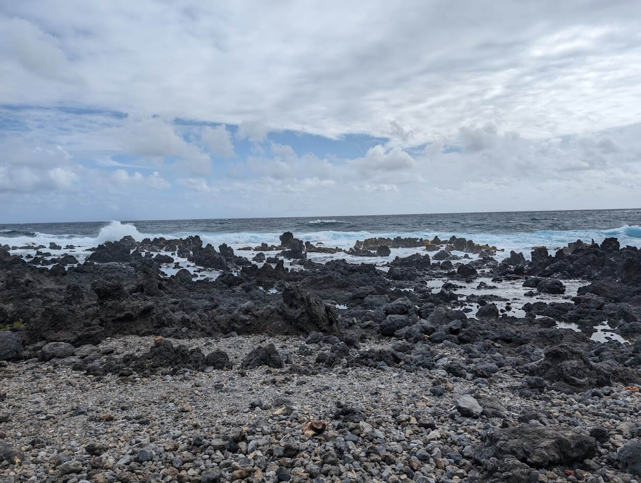 Road to Hana, beach on the Ke' Anae Point