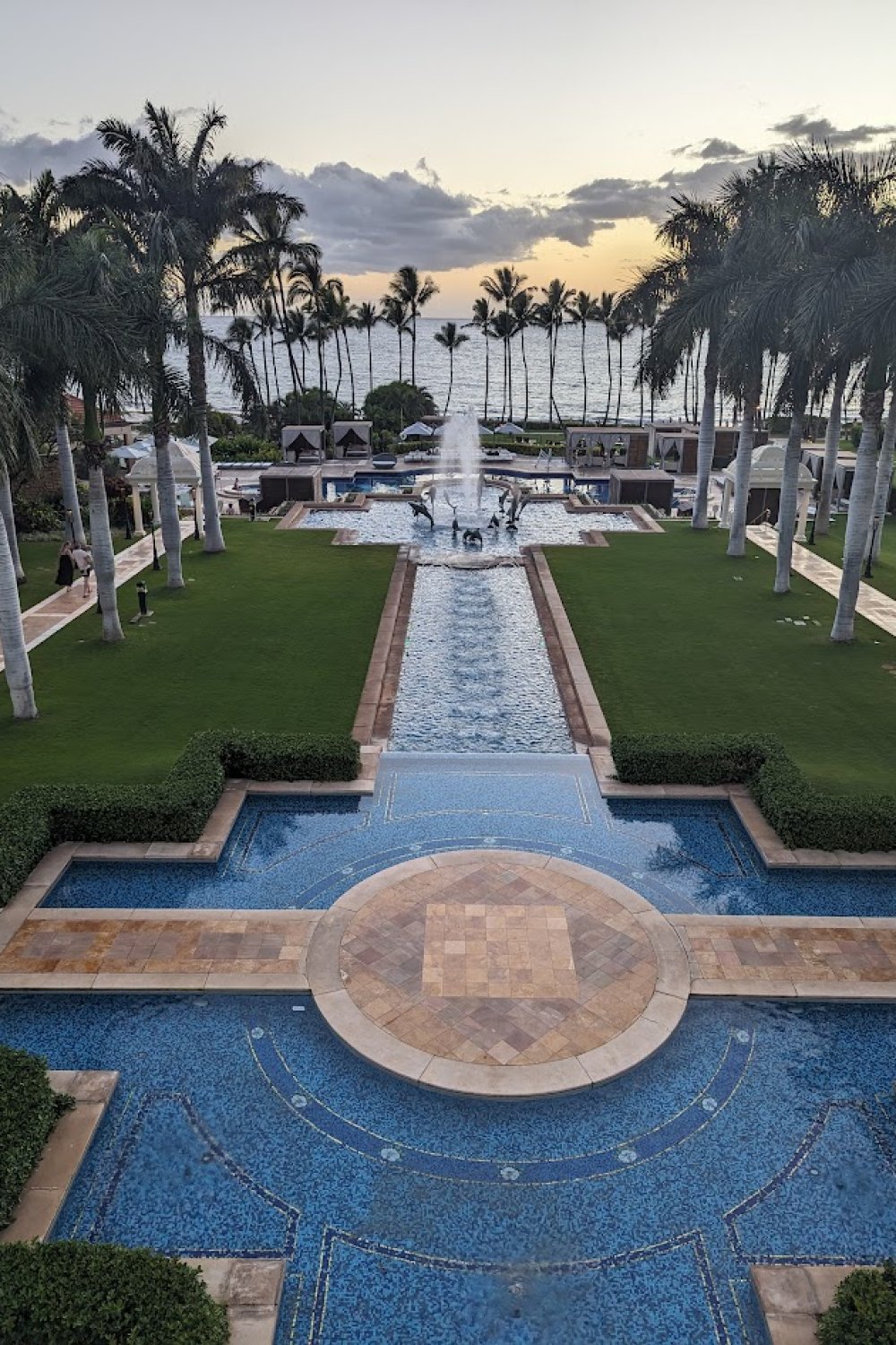 Grand Wailea fountain at sunset