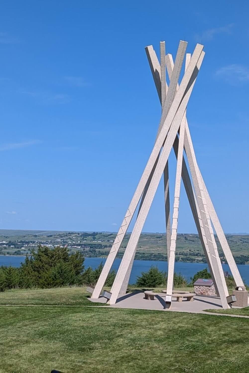 Tee Pee at the rest area with the Dignity of Earth and Sky monument