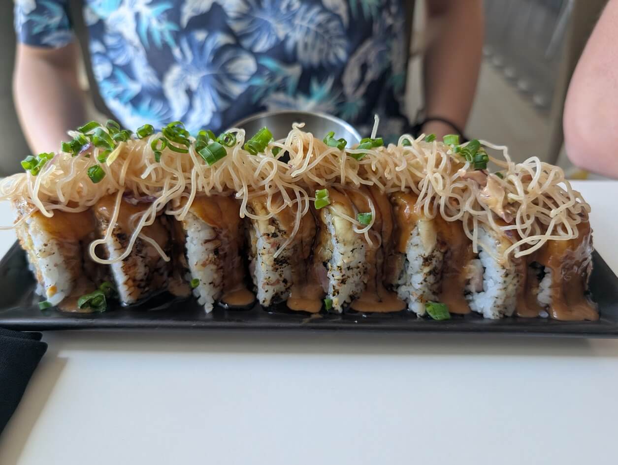 Thailander roll from Poke Ono in Aruba