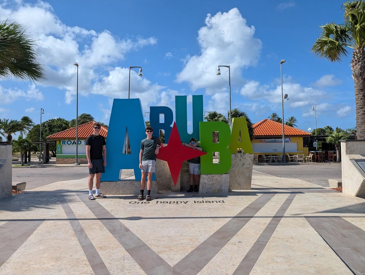 Aruba sign at Plaza Turismo